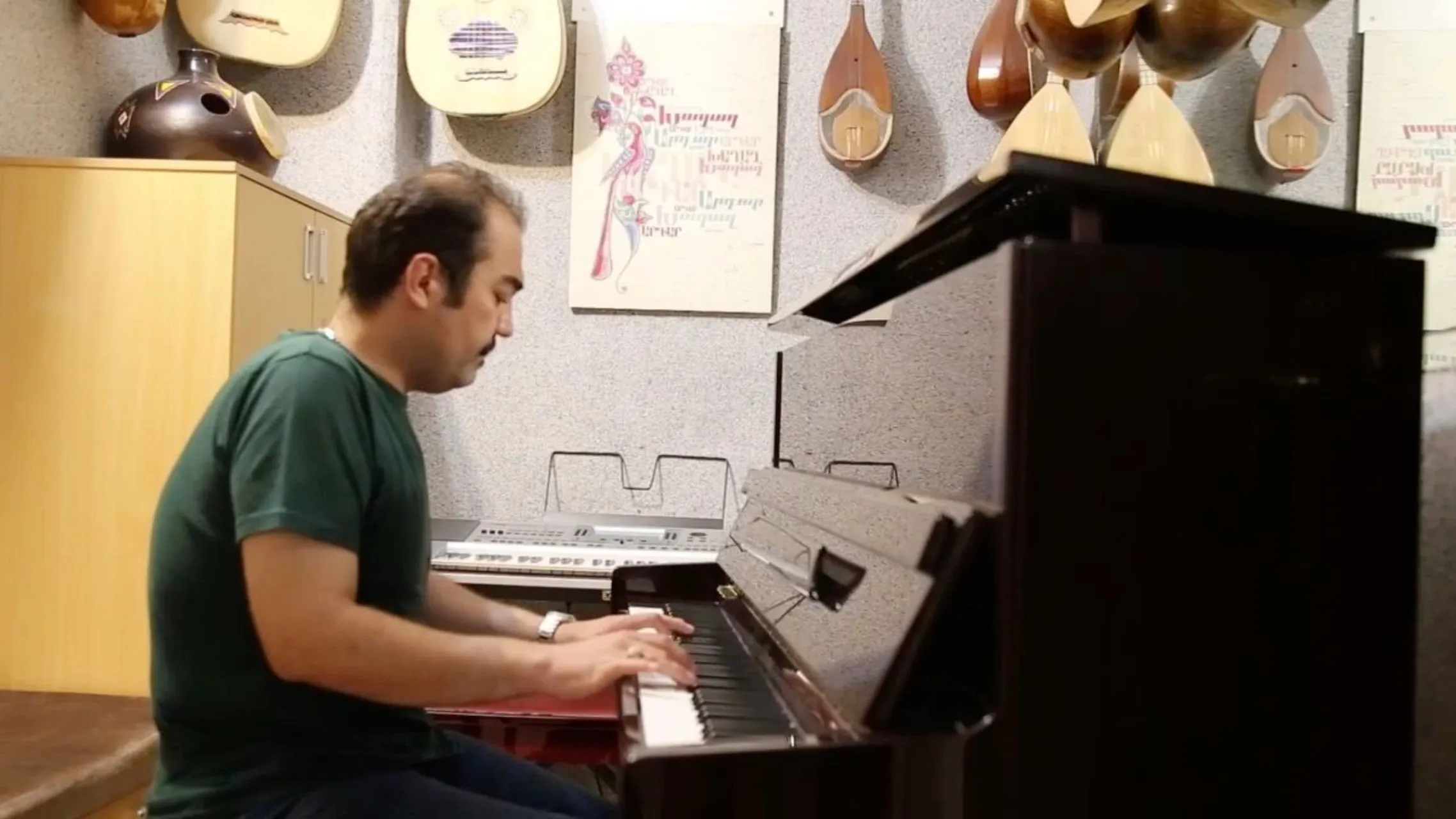 ثبتنام کلاس پیانو 🎹 آموزش حضوری و آنلاین با استاد احسان نیک