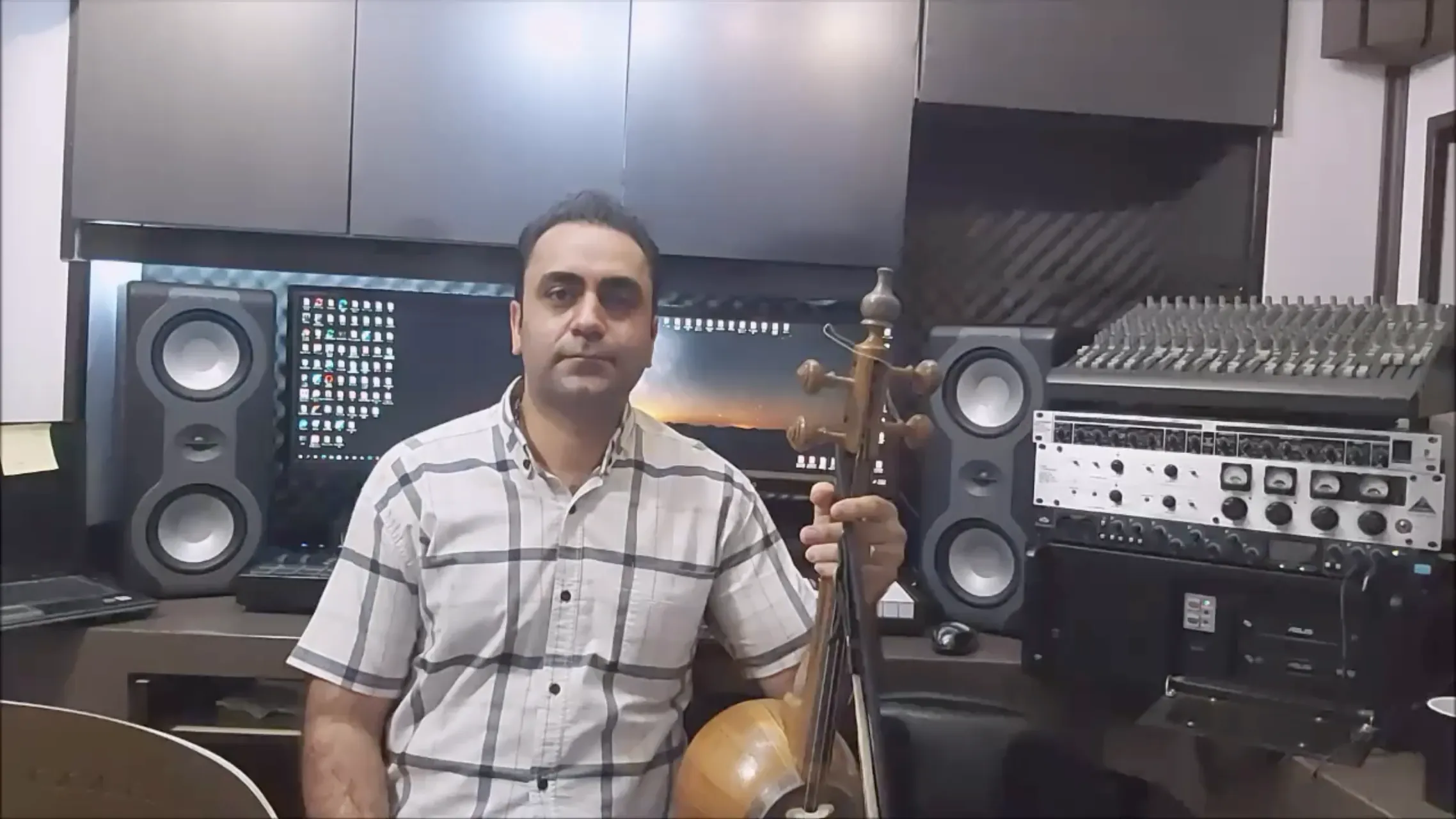 زندگی زندگی ایمان ملکی کمانچه