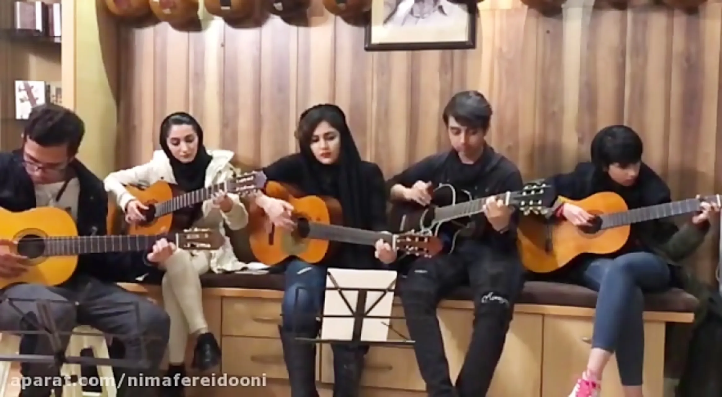 پروشات پناهى عرشيا جلالى آنيتا بخشى نكيسا شاهبازى مهسا خردمندان آهنگ چهل فرزين نيازخانى گیتار پروشات پناهى عرشيا جلالى آنيتا بخشى نكيسا شاهبازى مهسا خردمندان آهنگ چهل فرزين نيازخانى گیتار