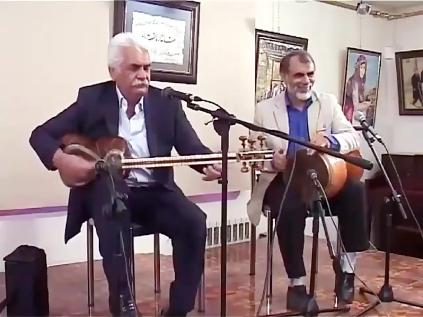 هر کسی کسی دارد محمدرضا دارابی آواز و تار هر کسی کسی دارد محمدرضا دارابی آواز و تار