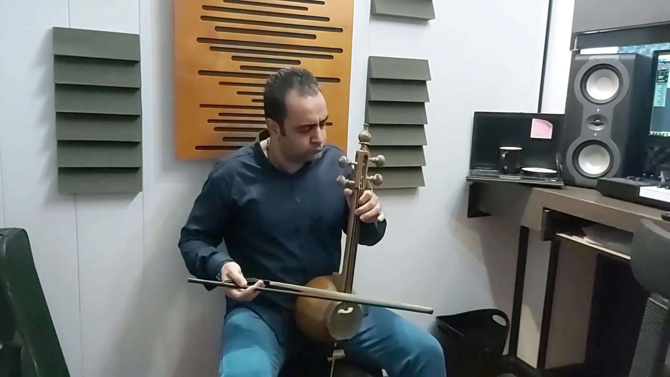 ۰۶ بداهه‌نوازی کمانچه ایمان ملکی