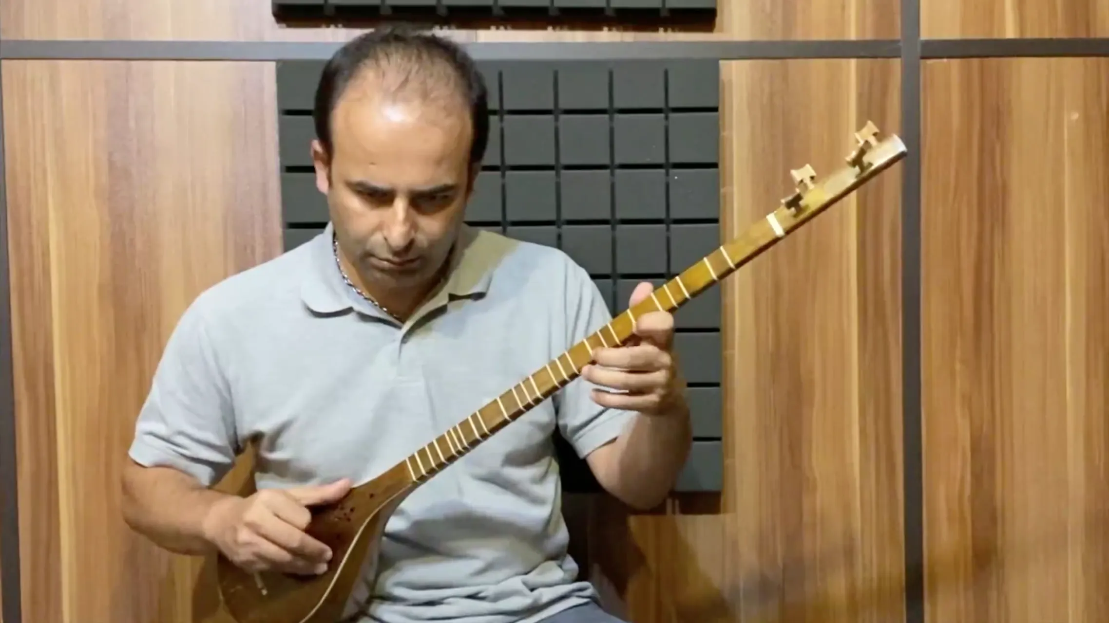 گارون گارون ارمنی سه‌تار