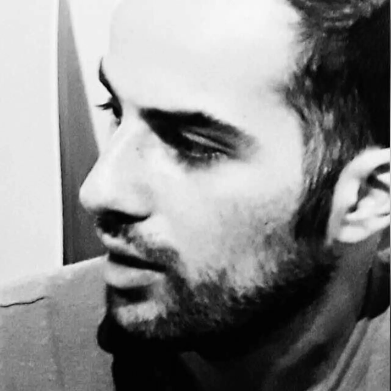 سینا نصرتی مدرس آواز و سه‌تار