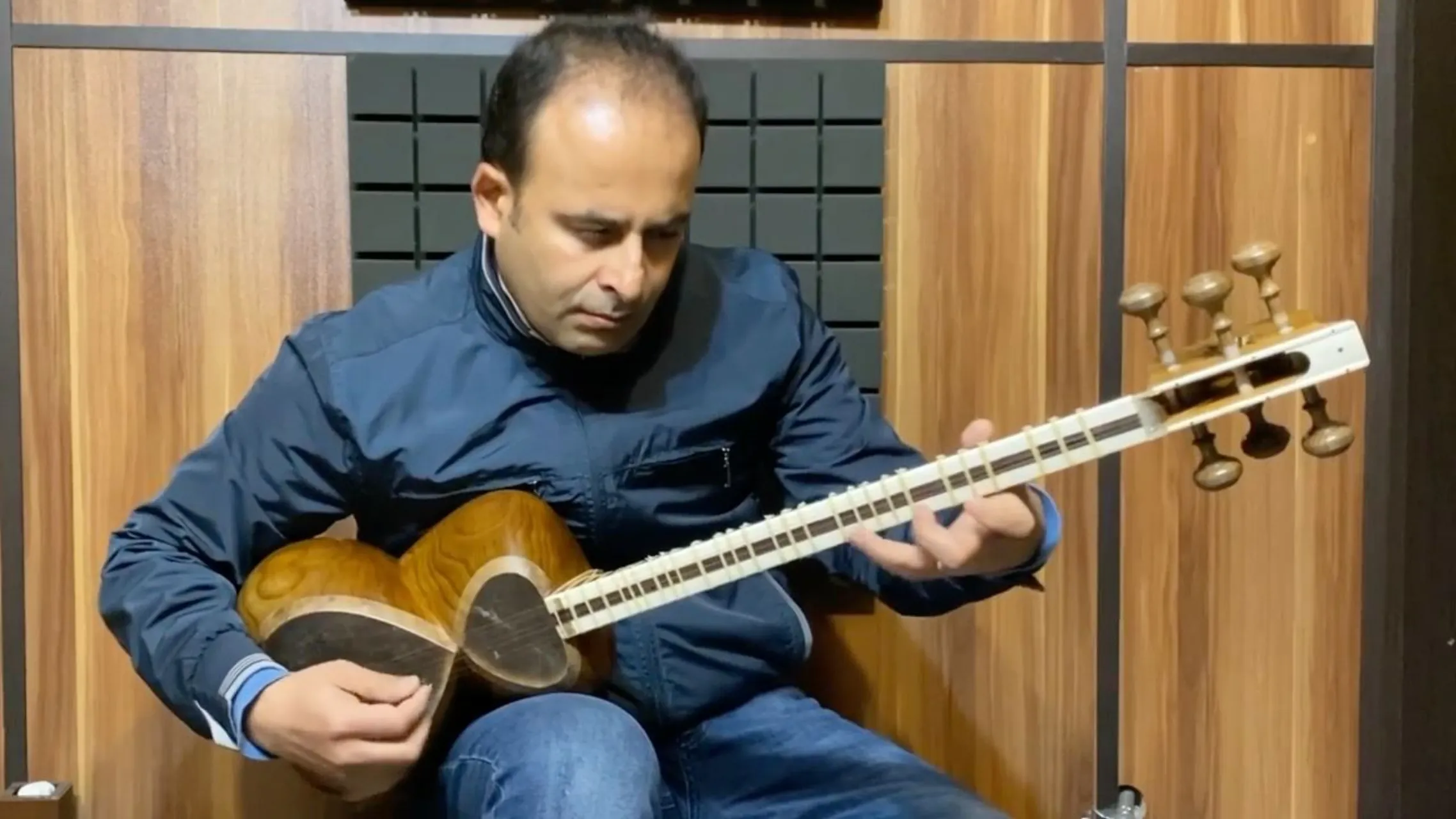 رسوای زمانه شمع و پروانه تار