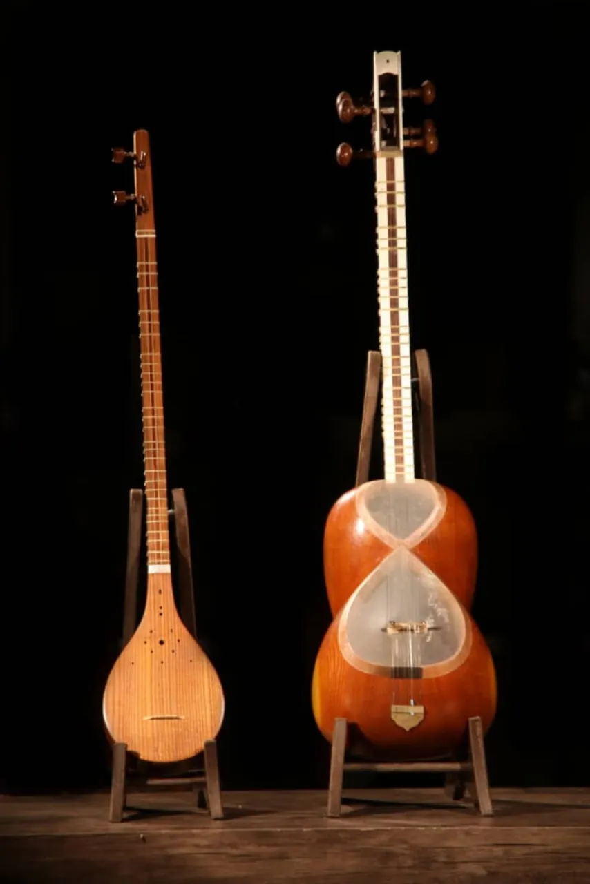 پایه چوبی سه تار