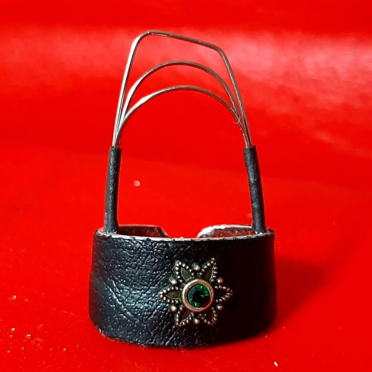 مضراب سه‌تار سرکج سه‌سیم طوماری