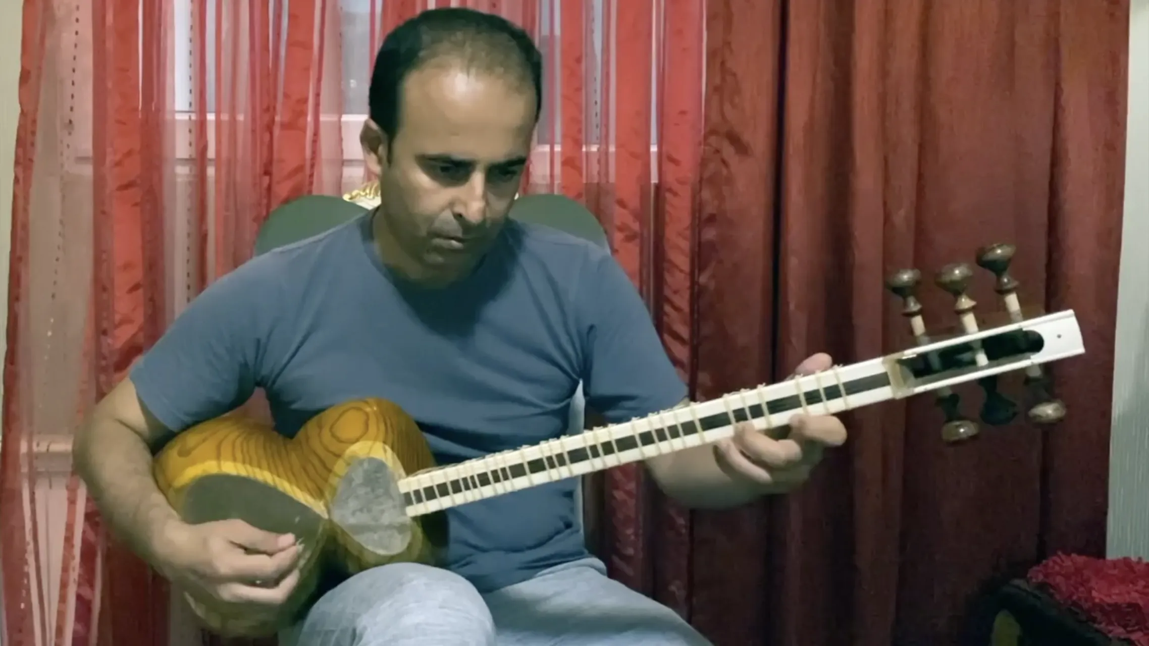 نگاه گرم تو تار