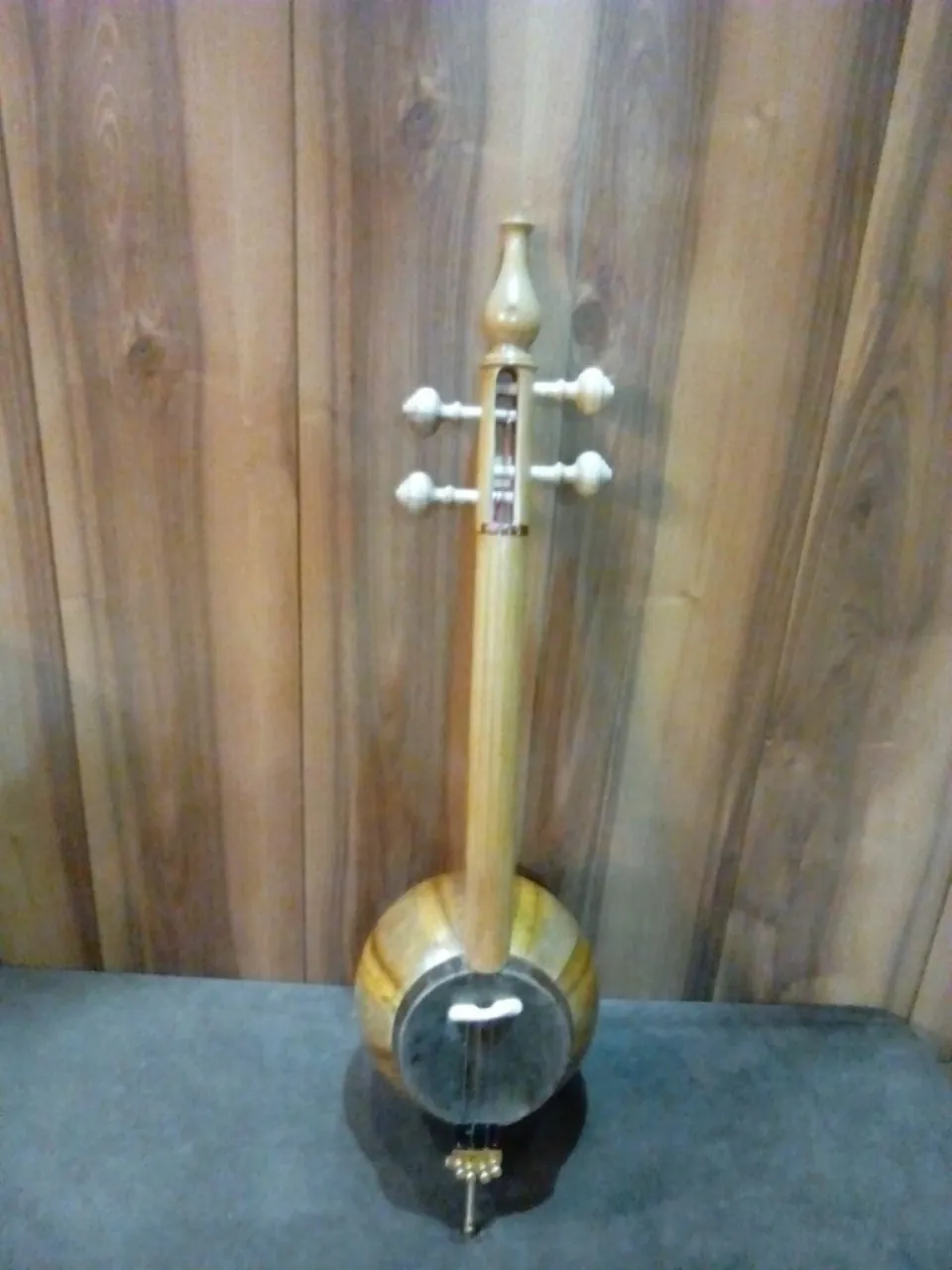 ساز کمانچه چنگی ساخته‌ی سامر حبیبی