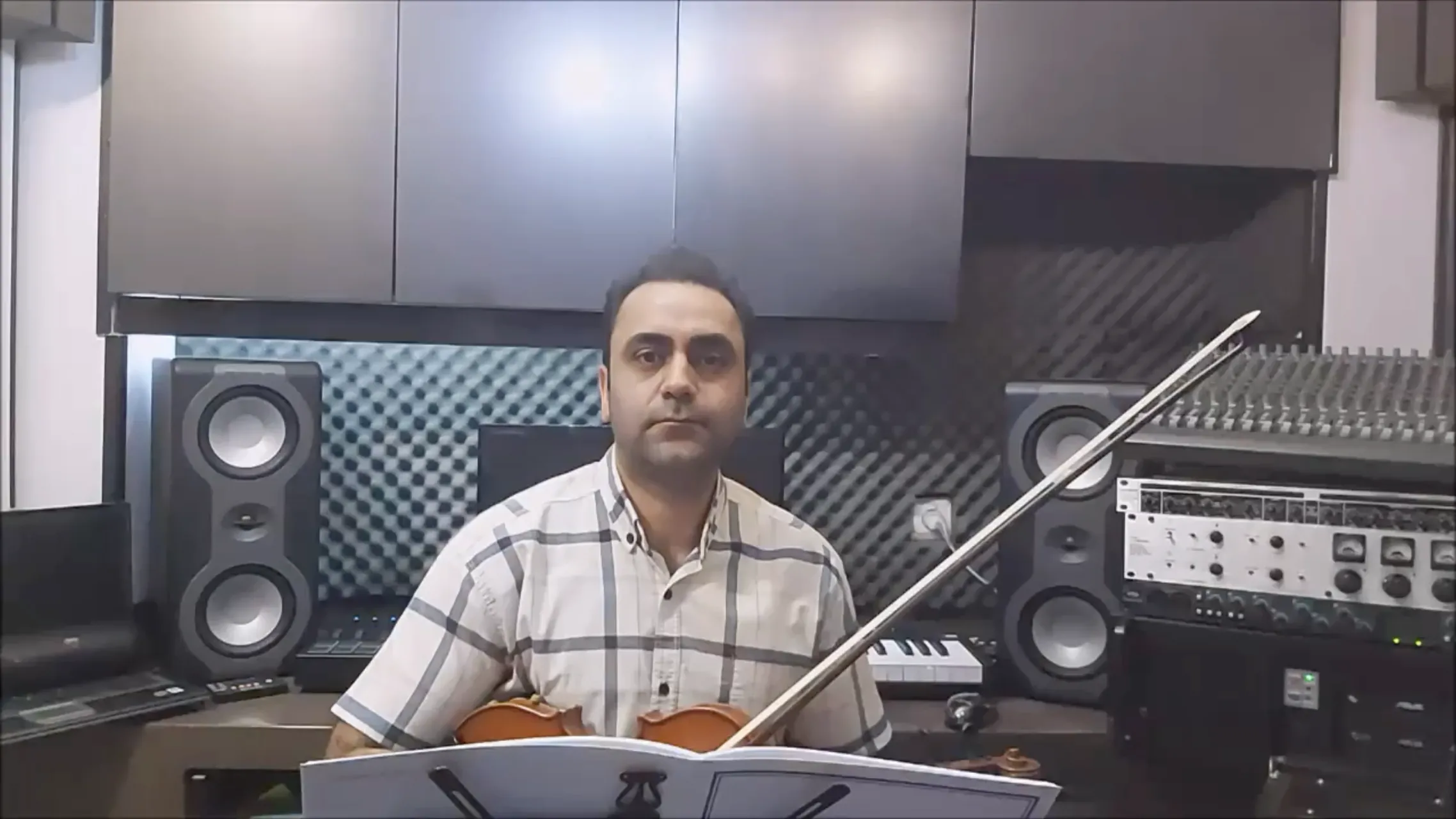 ۱۸۶ کتاب سوم لویولن ایمان ملکی ویولن